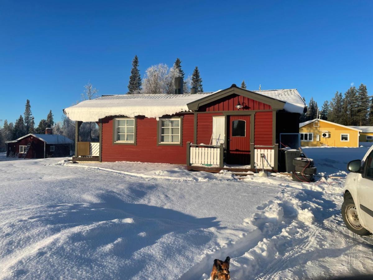 Little Adorable Red Vila Kiruna Exterior foto