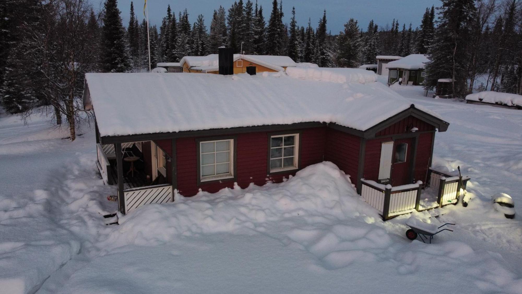Little Adorable Red Vila Kiruna Exterior foto
